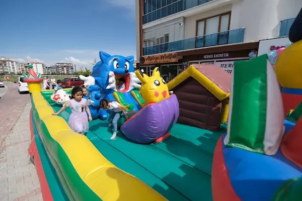 Air Play | Konya Şişme Oyun Parkı Palyaço Pamuk Şeker Sihirbaz Köpük Show Maskot ve Çocuk Eğlence Organizasyon - Resim 5