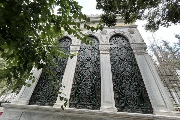 Mustafa Reşid Paşa Türbesi - Resim 13