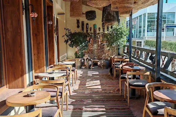 La Loba Coffee &amp; Book - Resim 5