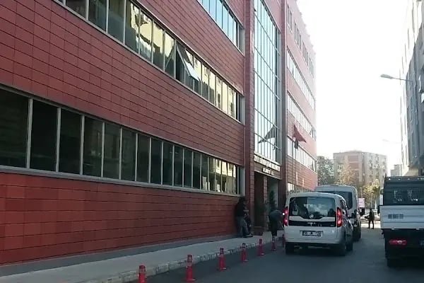 İzmir Büyükşehir Belediyesi Hizmet Binası - Resim 10