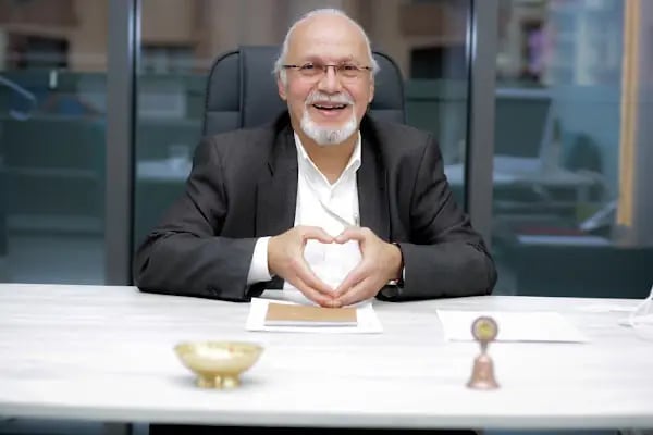 Prof. Dr. Mustafa R. Özbek - Resim 1