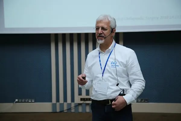 Prof. Dr. Bülent Dağlar Ortopedi ve Travmatoloji Uzmanı - Resim 12