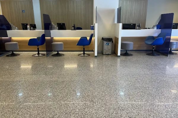 Yapı Kredi Bankası - Akşehir Şubesi - Resim 5