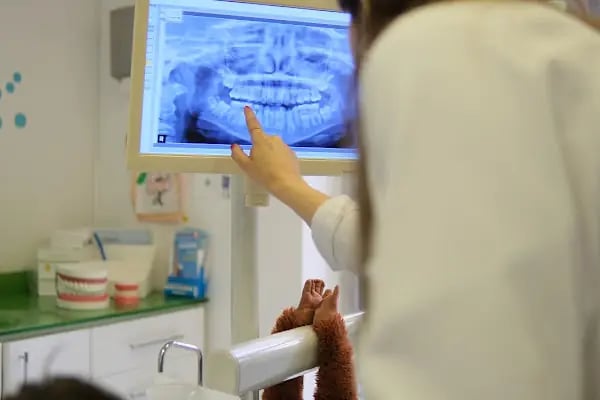 Dent Bahçeşehir Diş Kliniği - Resim 14