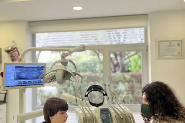 Dent Bahçeşehir Diş Kliniği - Resim 3
