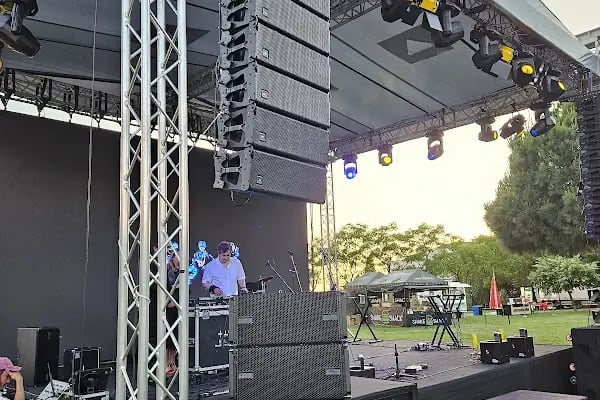 Sesburada.com.tr - Kiralık Ses Işık Sistemleri, Dj Hizmetleri - Resim 9