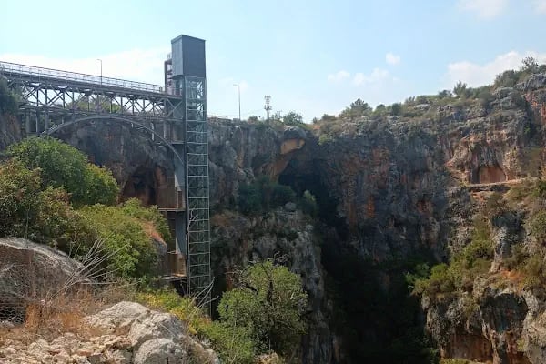 Zeus Tapınağı ve Kilise - Resim 11