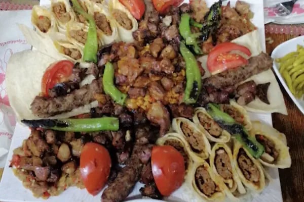 LOLU Cafe &amp; Restaurant - Resim 3