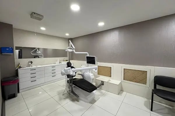 Dt Ayşenur Tas 24 Saat Açik Dişçi Ankara - Resim 2