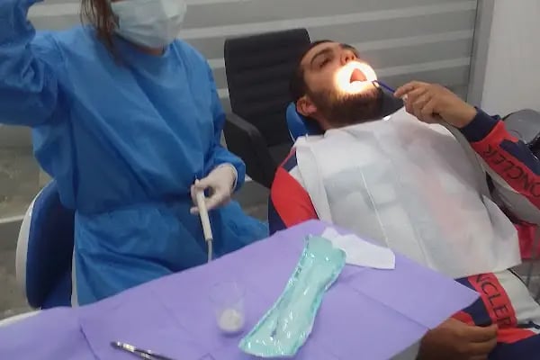 Özel Ayna Ağız ve Diş Sağlığı Polikliniği - Resim 14
