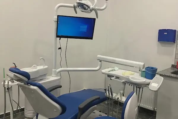 Özel Ayna Ağız ve Diş Sağlığı Polikliniği - Resim 1