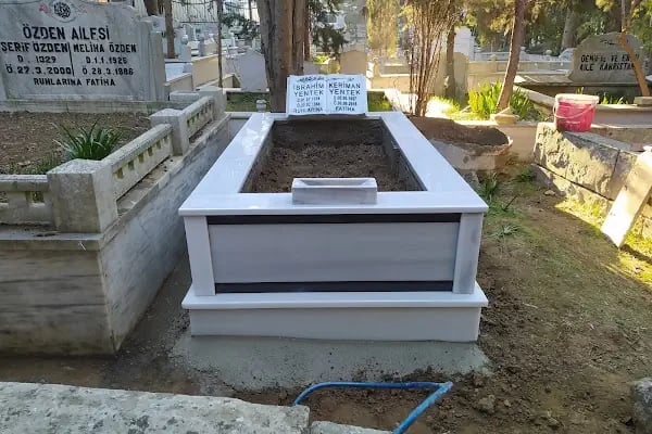 Haraççı Asri Mezarlığı - Resim 2