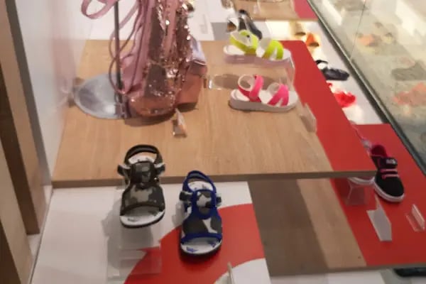 FLO Bursa İnegöl AVM Mağazası - Resim 19