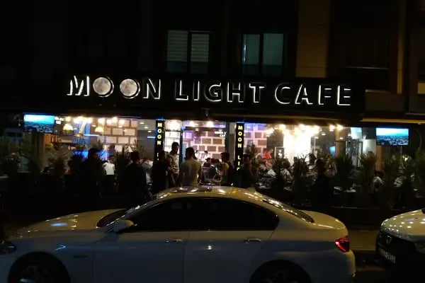 Moon light cafe - Resim 3