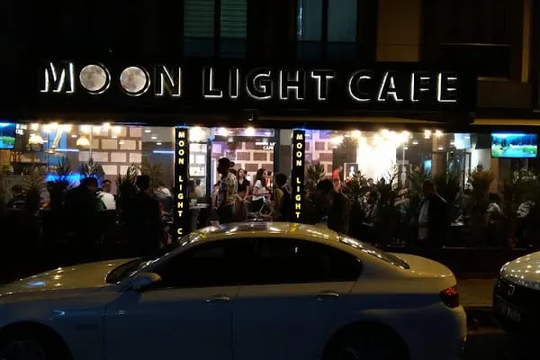 Moon light cafe - Resim 12
