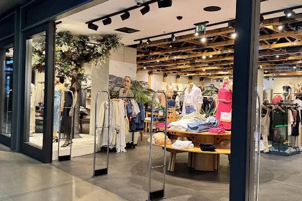 Avcılar Pelican Mall - Resim 2