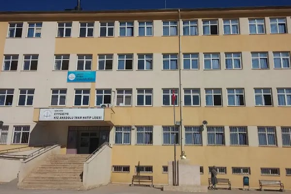 Eyyübiye Kız Anadolu İmam Hatip Lisesi - Resim 1