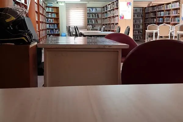 Buca İlçe Halk Kütüphanesi - Resim 1