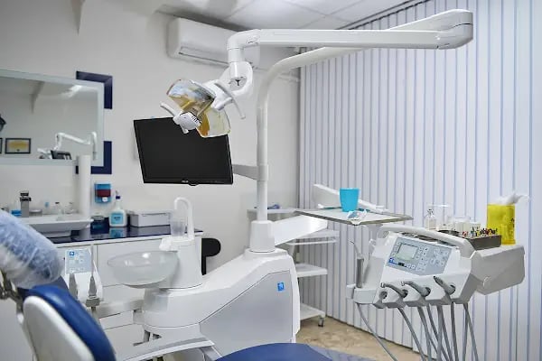 Dentagora Ağız ve Diş Sağlığı Polikliniği Bayraklı Şubesi - Resim 4