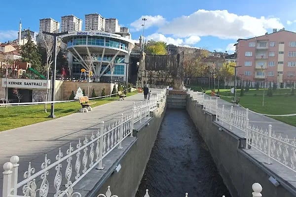Kernek Meydanı - Resim 2