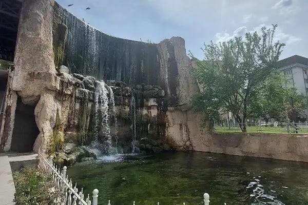 Kernek Meydanı - Resim 4