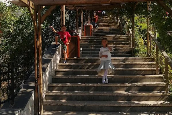 Kernek Meydanı - Resim 17