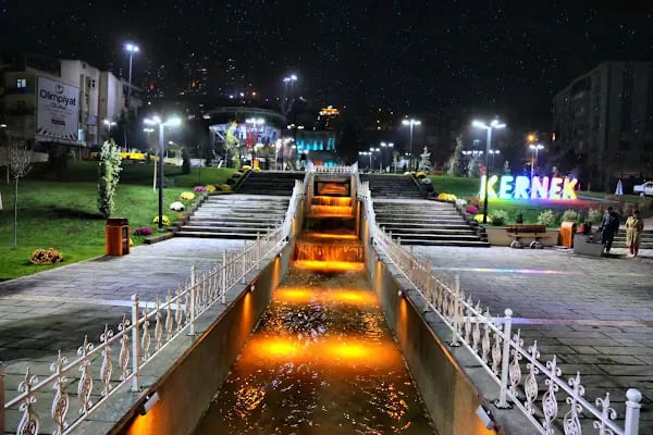 Kernek Meydanı - Resim 19