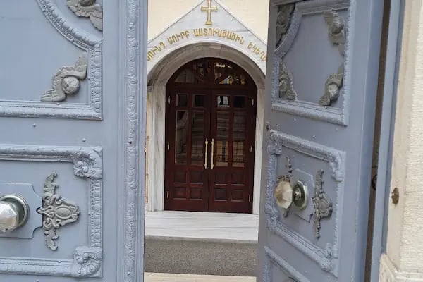 Surp Asdvadzadzin Ermeni Kilisesi - Resim 5
