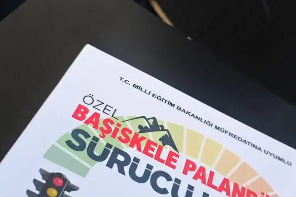 ÖZEL BAŞİSKELE PALANDÖKEN MOTORLU TAŞITLAR SÜRÜCÜ KURSU - Resim 5