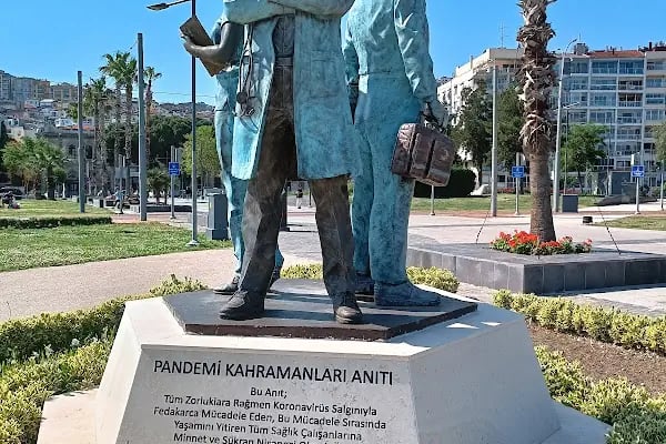 Mithatpaşa Parkı - Resim 15