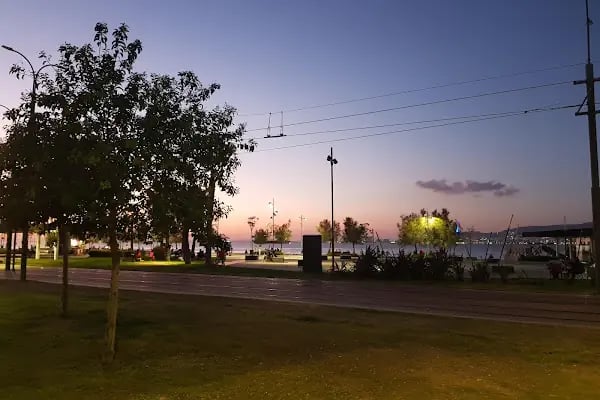Mithatpaşa Parkı - Resim 10