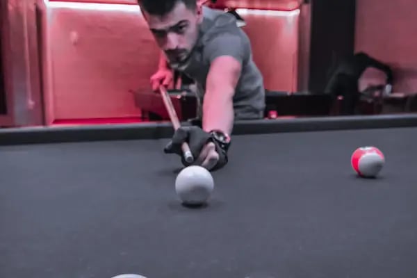 THE HERO Billiards - Resim 12