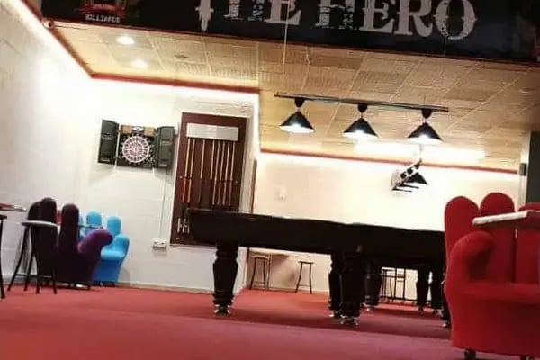 THE HERO Billiards - Resim 7