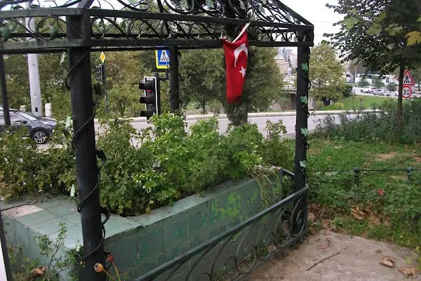 Ethem Dede Türbesi - Resim 1
