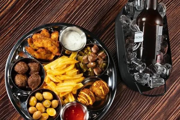 Sir Winston Cafe Pub Aliağa - Resim 3