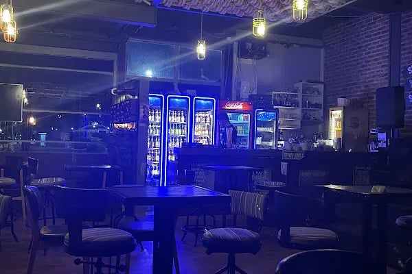 Sir Winston Cafe Pub Aliağa - Resim 7