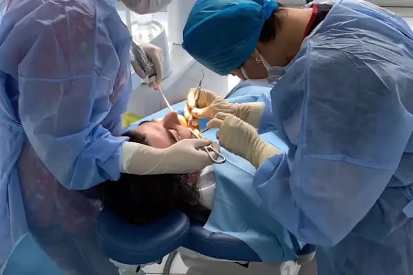 Kaplan DentAlanya Ağız ve Diş Sağlığı Polikliniği - Resim 13