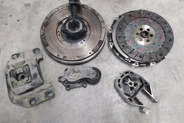 ELİT GARAGE AKŞEHİR BMW MERCEDES VOLKSWAGEN AUDİ SEAT SKODA RANGE ROVER FORD OTO TAMİR BAKIM SERVİSİ YEDEK PARÇA - Resim 8