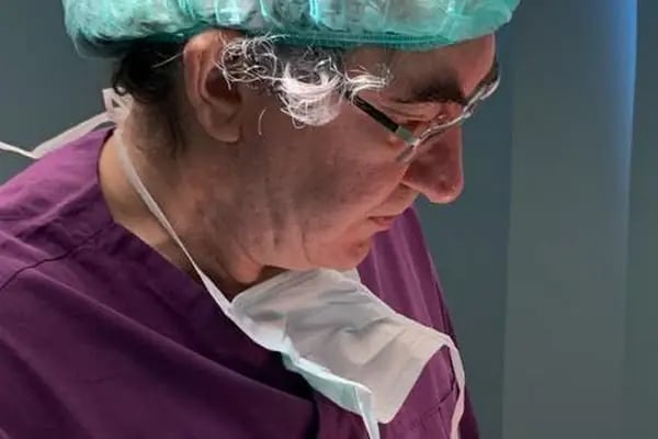 Op. Dr. Muharrem Demiroğulları - Ankara Botoks, Dudak Dolgusu, Liposuction, Burun Estetiği, Meme Büyütme, Göz Kapağı Estetiği, Lazer Epilasyon - Resim 14