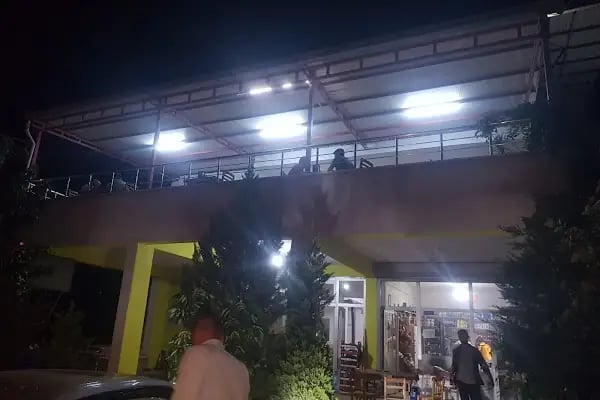 Ova gazinosu içkili eglençe yeri - Resim 2
