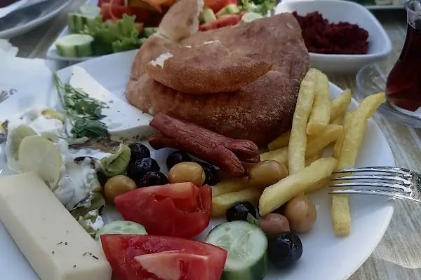 Dalaman Belediyesi Çay Bahçesi - Resim 7