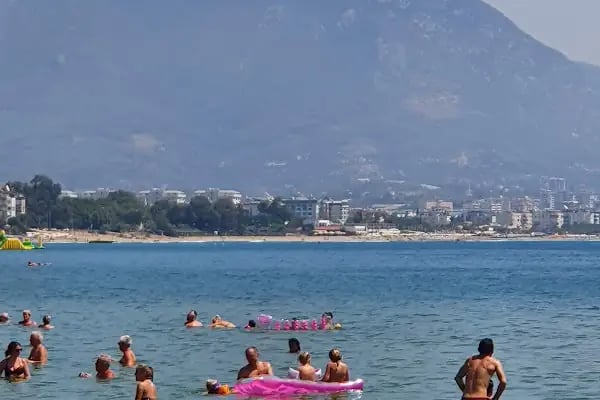 First Beach - Resim 5