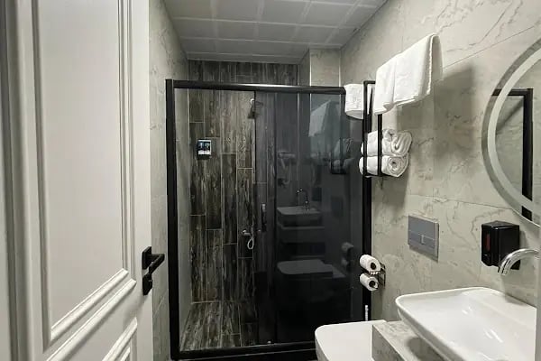 Newton Otel - Resim 6