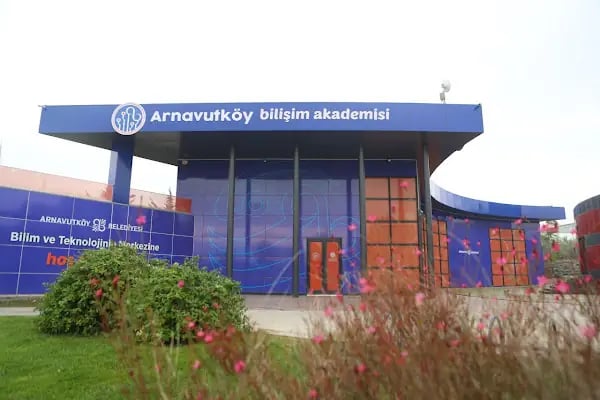 Arnavutköy Bilişim Akademisi - Resim 1