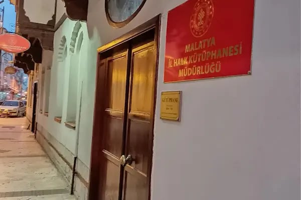 Malatya 100. Yıl İl Halk Kütüphanesi - Resim 5