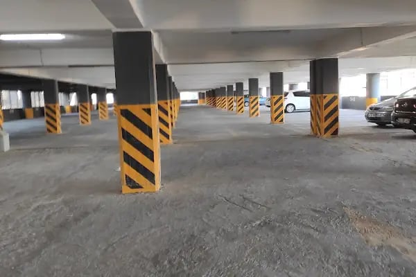 Alsancak Punta Katlı Otoparkı - Resim 3