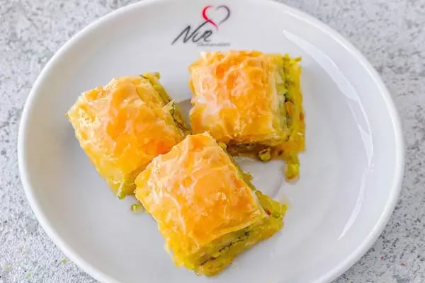 Nur Pastaneleri Döşemealtı Şube - Resim 15