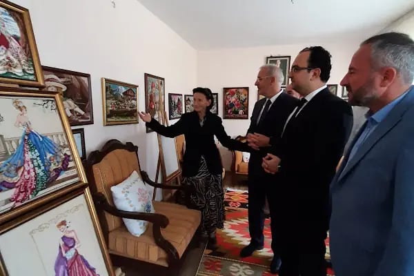 ALİ - SEMA SEVDİYE - VEHBİ ÖNER KÜLTÜR VE SANAT EVİ - Resim 1
