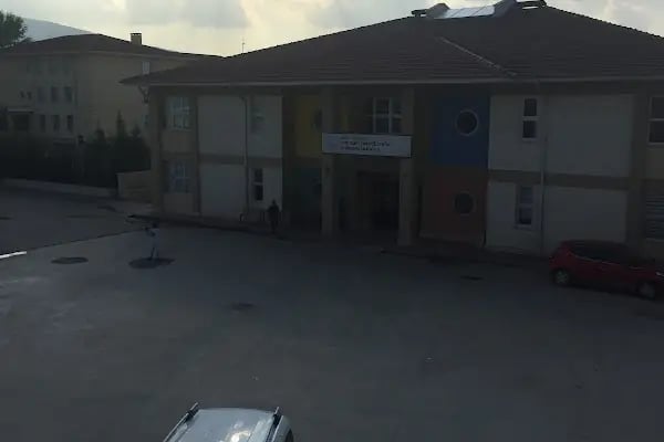 TOKİ Cahit Zarifoğlu Mesleki ve Teknik Anadolu Lisesi - Resim 2