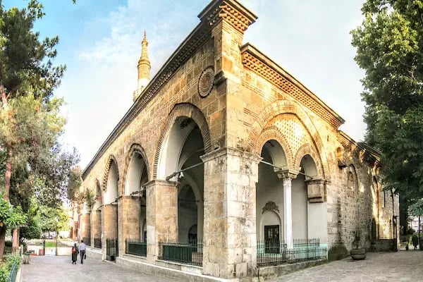 Gazi Orhan Bey Camii - Resim 4
